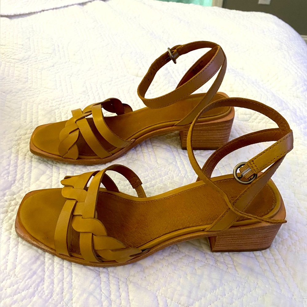 Frye lucia sandals 8.5